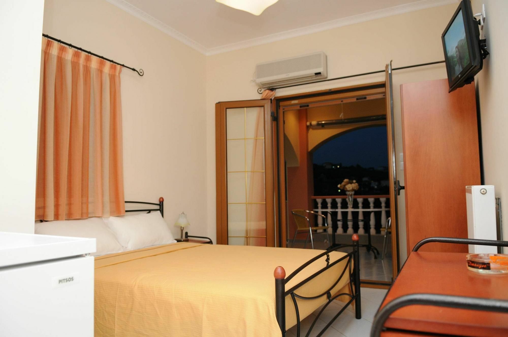 Sofia Apartments Mavrovouni  ภายนอก รูปภาพ